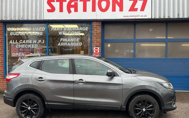 Grey Used 2016 Nissan Qashqai Acenta SUV | £7,995 (Good price) - Image 1/4