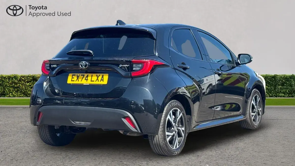 Used Toyota Yaris Design 116 HP (85 kW) 2024 Eclipse black Hatchback