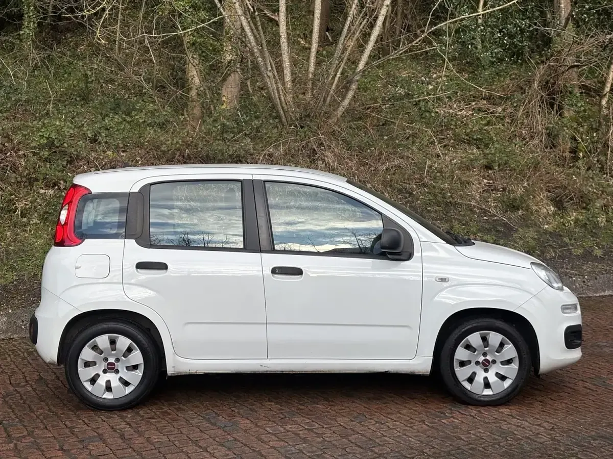 Used Fiat Panda Pop 69 HP (50 kW) 2015 White Hatchback
