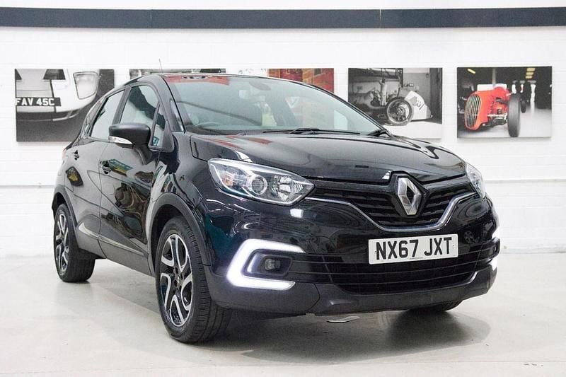 Black Used 2017 Renault Captur Dynamique SUV | £7,371 (Fair price) - Image 1/4