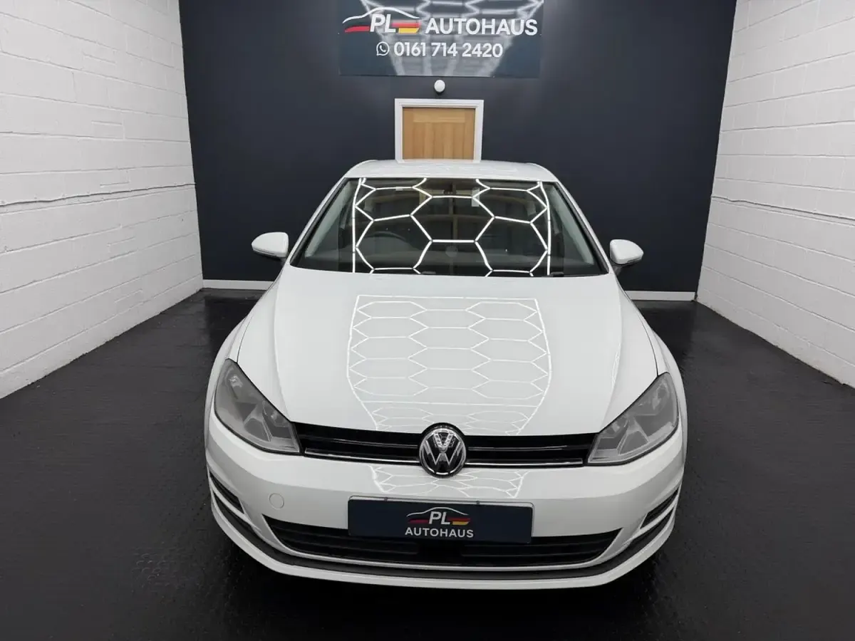 Used VW Golf VII SE 125 HP (91 kW) 2013 White Hatchback