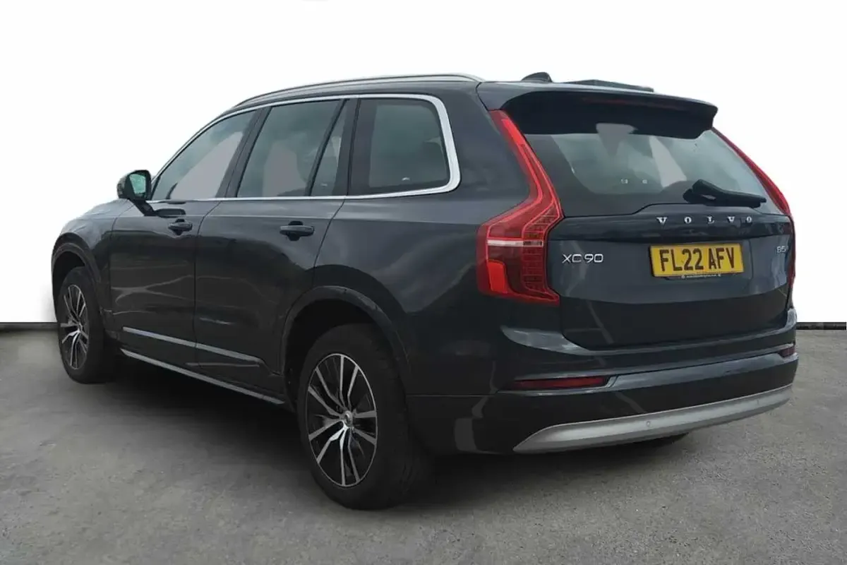 Used Volvo XC90 Momentum 235 HP (172 kW) 2022 Grey SUV
