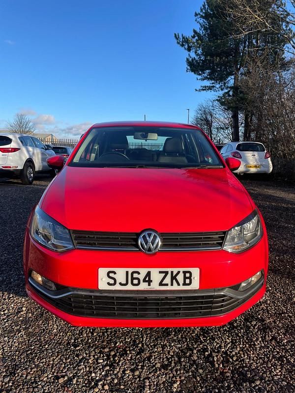 Used VW Polo SE 60 HP (44 kW) 2015 Red Hatchback