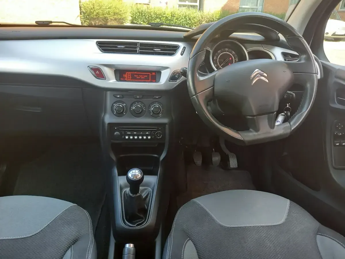 Used Citroën C3 VTR Sport 70 HP (51 kW) 2012 Silver Hatchback