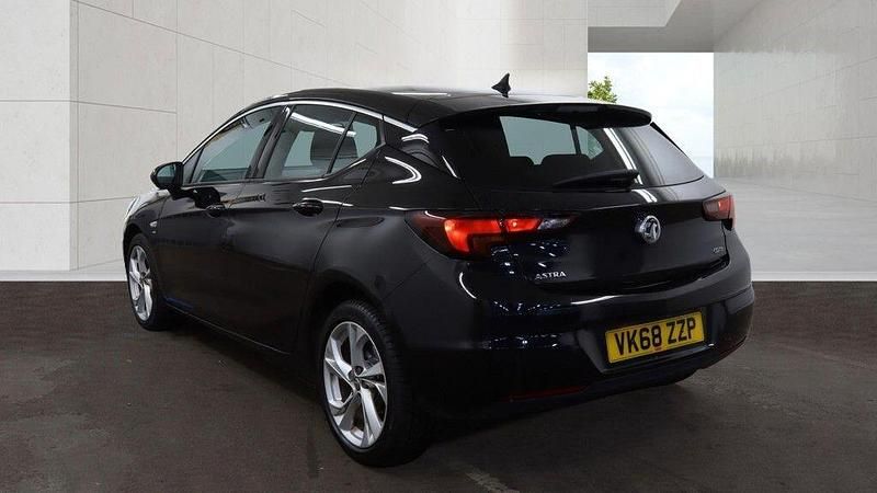 Used Vauxhall Astra SRi 136 HP (100 kW) 2018 Black Hatchback
