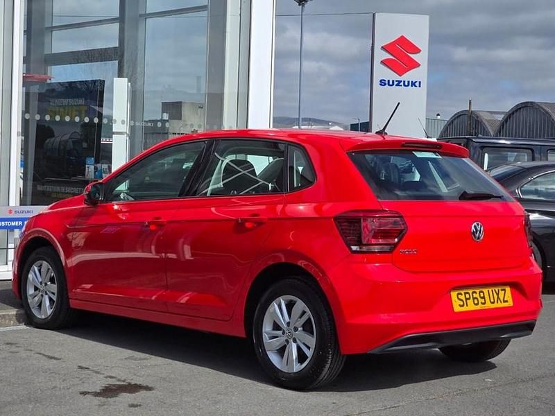 Used VW Polo SE 95 HP (69 kW) 2019 Red Hatchback