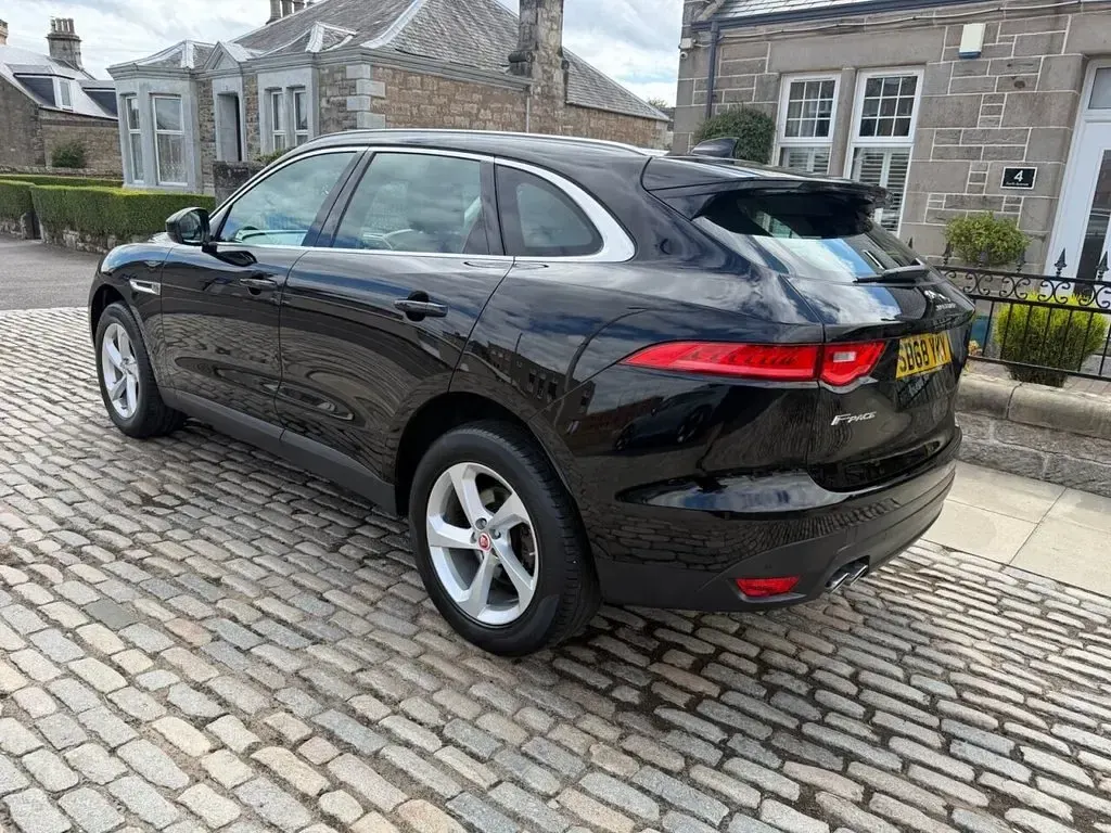 Used Jaguar F-Pace Prestige 163 HP (119 kW) 2018 Black SUV