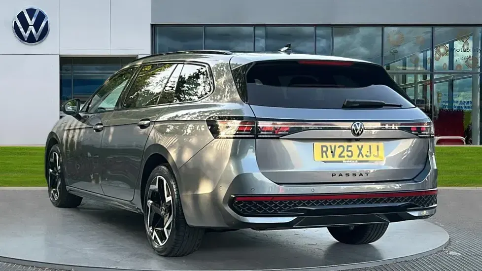 Used VW Passat R-line 204 HP (150 kW) 2025 Grey Estate