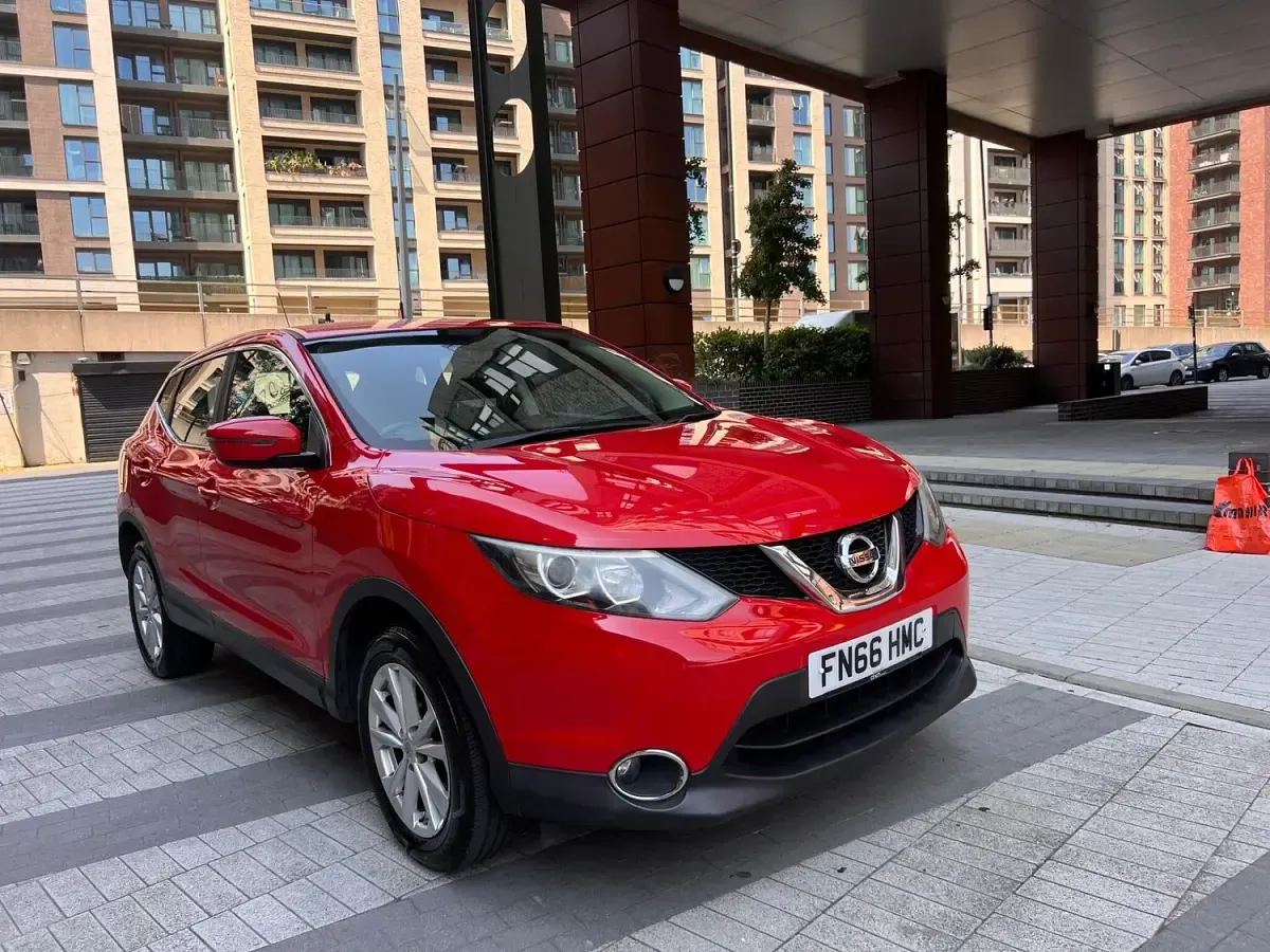 Used Nissan Qashqai Acenta 2016 Red SUV