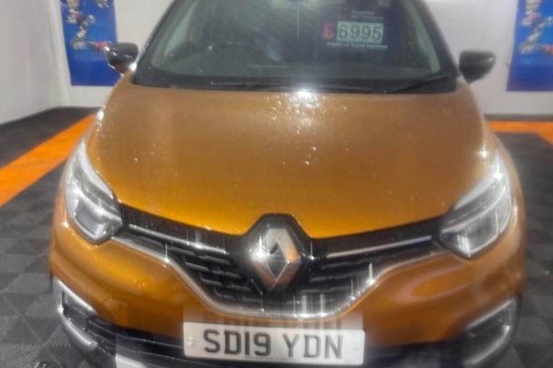 Used Renault Captur GT-Line 90 HP (66 kW) 2019 Orange/black SUV