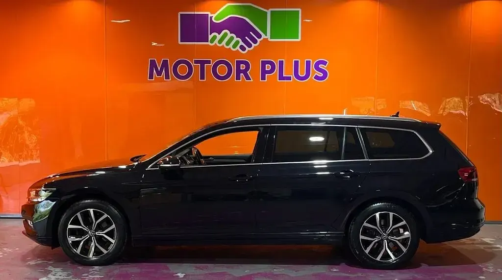 Used VW Passat SEL 150 HP (110 kW) 2022 Black Estate