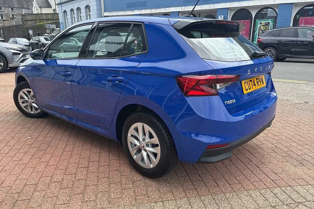 Used Skoda Fabia Comfort 70 HP (51 kW) 2024 Energy blue Hatchback