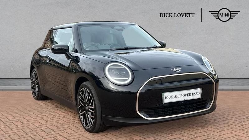 Black Used 2025 Mini Cooper Hatch Hatchback | £27,995 - Image 1/4
