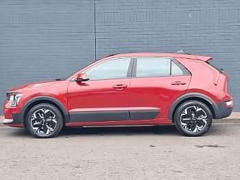 Usado Kia e-Niro 147 kW (201 HP) 2023 Vermelho SUV