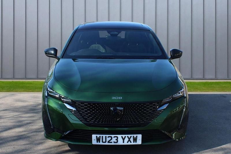 Used Peugeot 308 GT 129 HP (94 kW) 2023 Green Hatchback