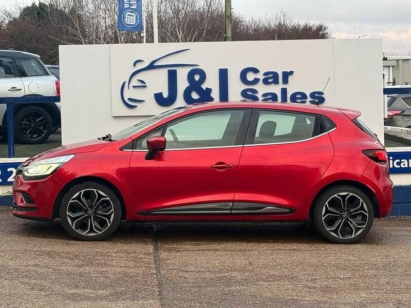 Used Renault Clio IV Dynamique 90 HP (66 kW) 2016 Red Hatchback