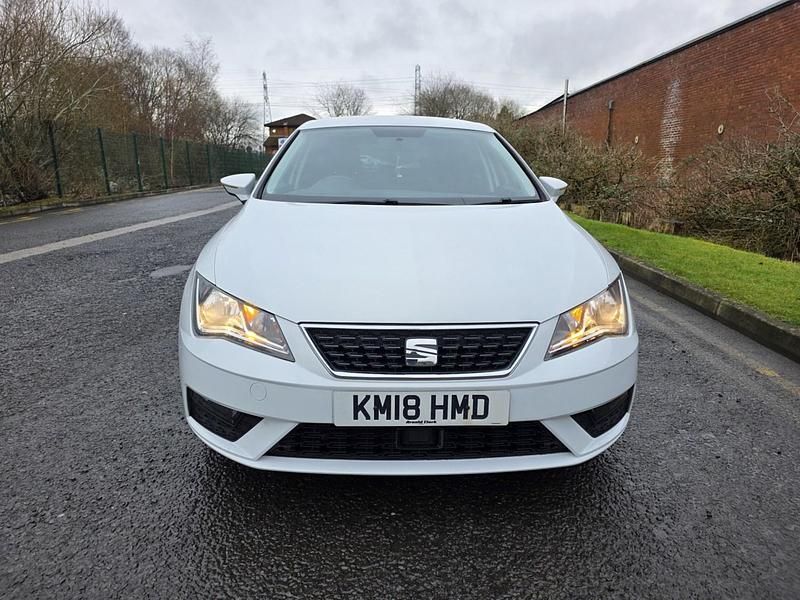 Used Seat Leon SE Dynamic 2018 White Hatchback