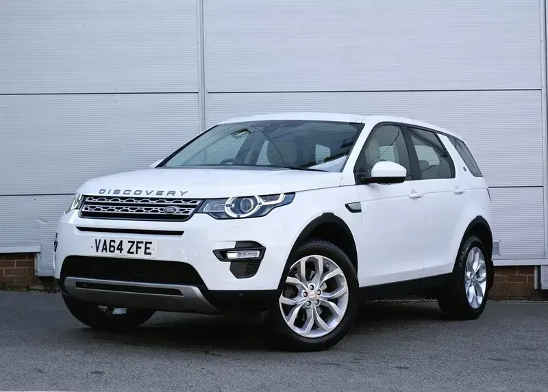 Used Land Rover Discovery Sport HSE 190 HP (139 kW) 2015 Fuji white SUV