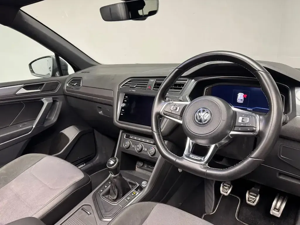 Usado VW Tiguan Allspace R-line 150 HP (110 kW) 2020 Cinzento SUV