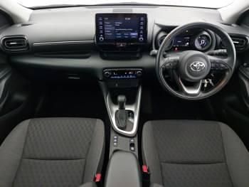 Used Toyota Yaris Hybrid Design 116 HP (85 kW) 2023 Blue Hatchback