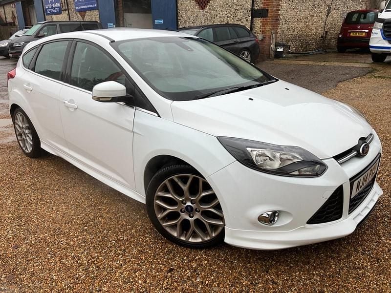 White Used 2014 Ford Focus Zetec Hatchback | £4,495 (Fair price) - Image 1/4