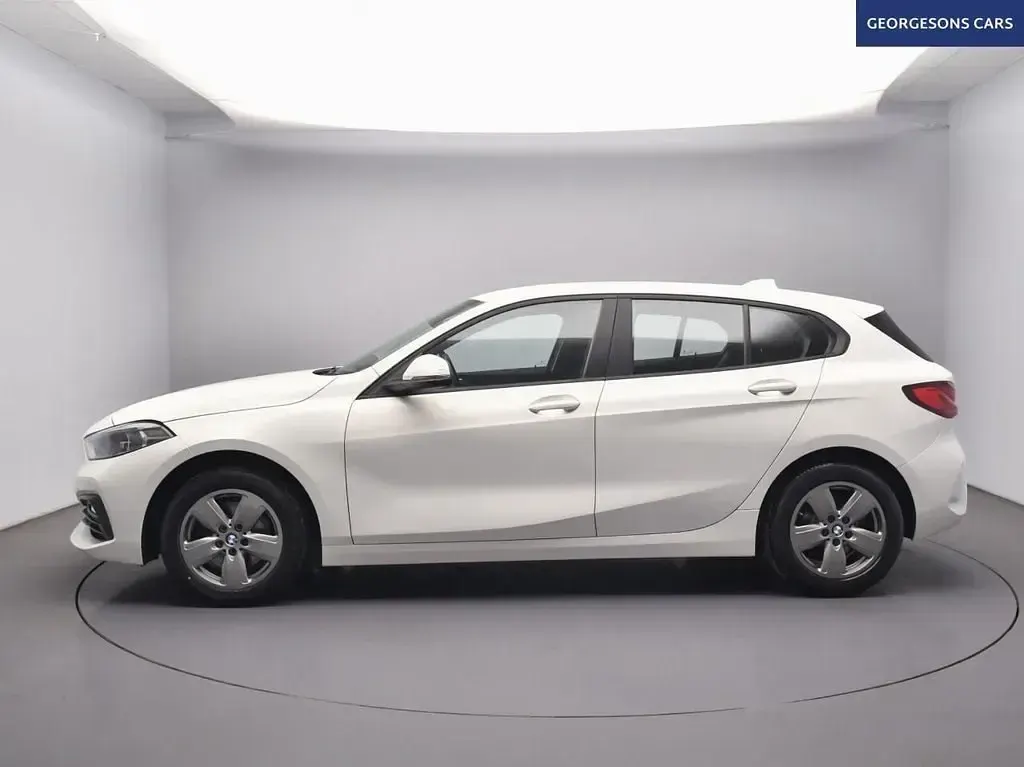 Usado BMW 118 Comfort Edition 2022 Branco Citadino