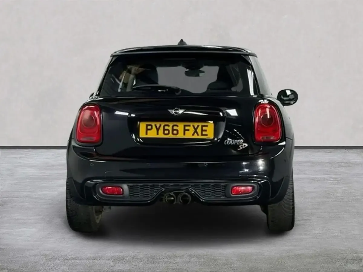 Used Mini Cooper SD Hatch 170 HP (125 kW) 2016 Black Hatchback