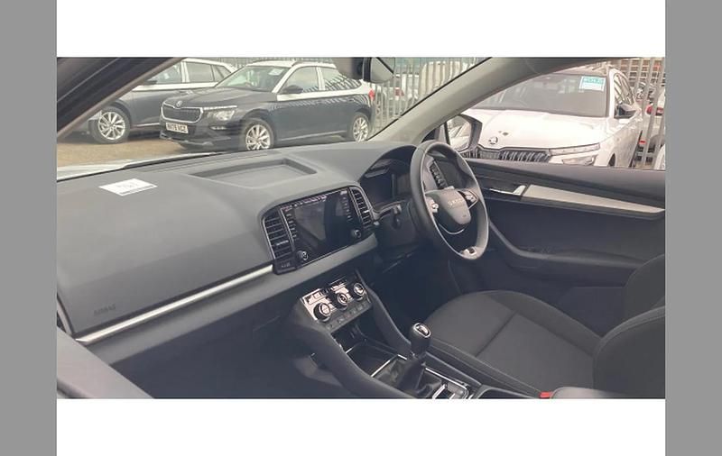 Used Skoda Karoq SE 116 HP (85 kW) 2025 White SUV