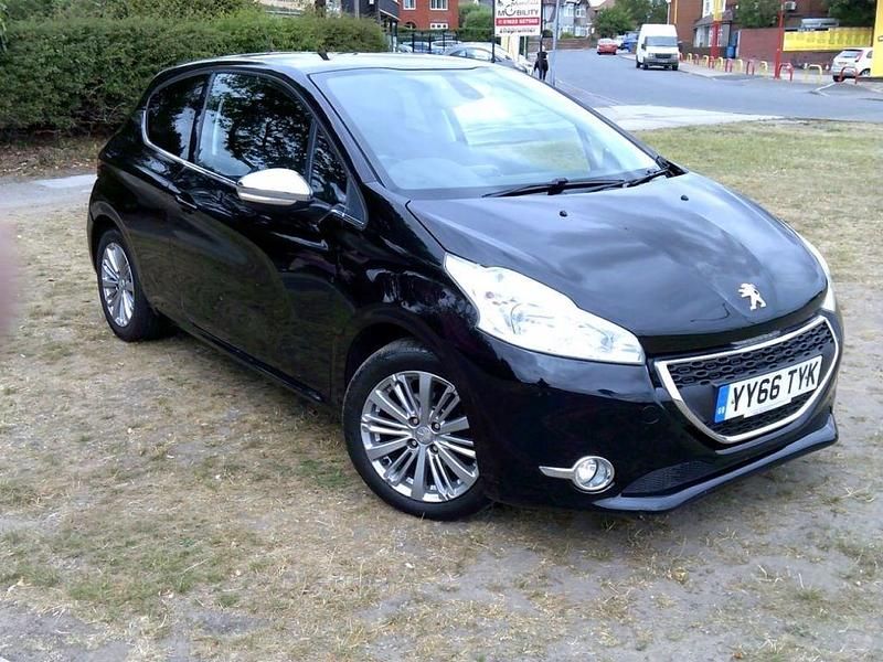 Black Used 2016 Peugeot 208 Allure Hatchback | £2,995 (Fair price) - Image 1/4