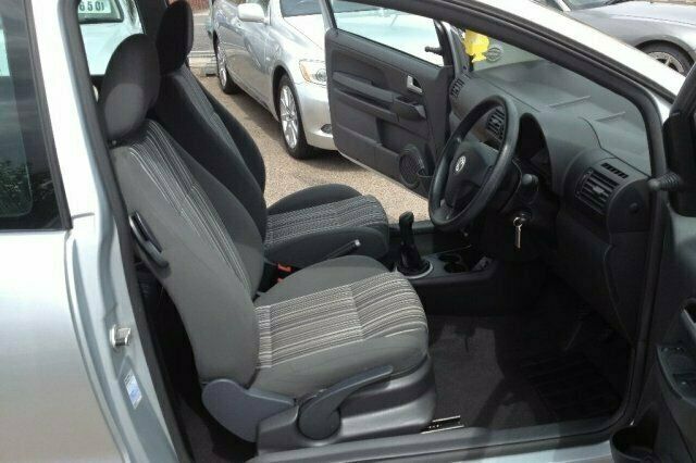 Begagnad VW Fox 2009 Halvkombi