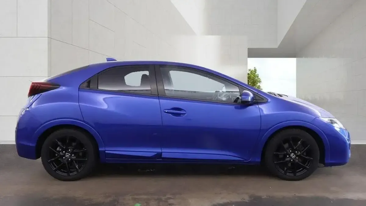 Used Honda Civic Sport 100 HP (73 kW) 2016 Blue Hatchback