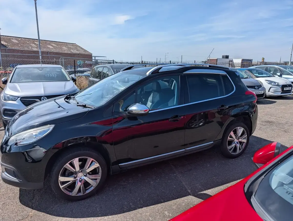 Used Peugeot 2008 120 HP (88 kW) 2016 Black SUV