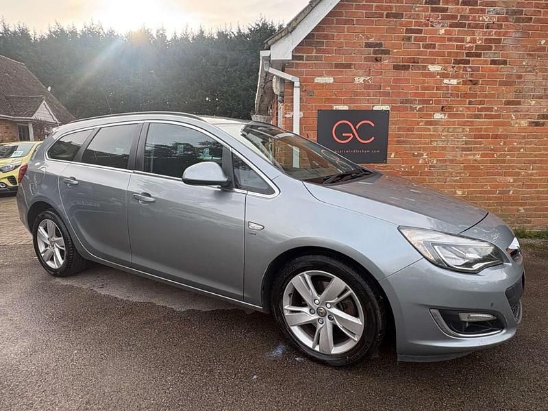 Used Vauxhall Astra SRi 163 HP (119 kW) 2014 Silver Estate