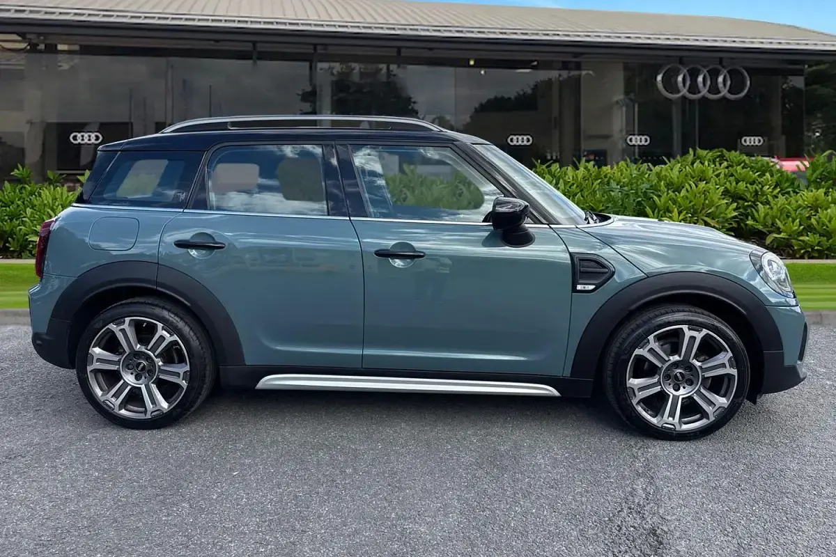 Used Mini Cooper Countryman Exclusive 2022 Green SUV