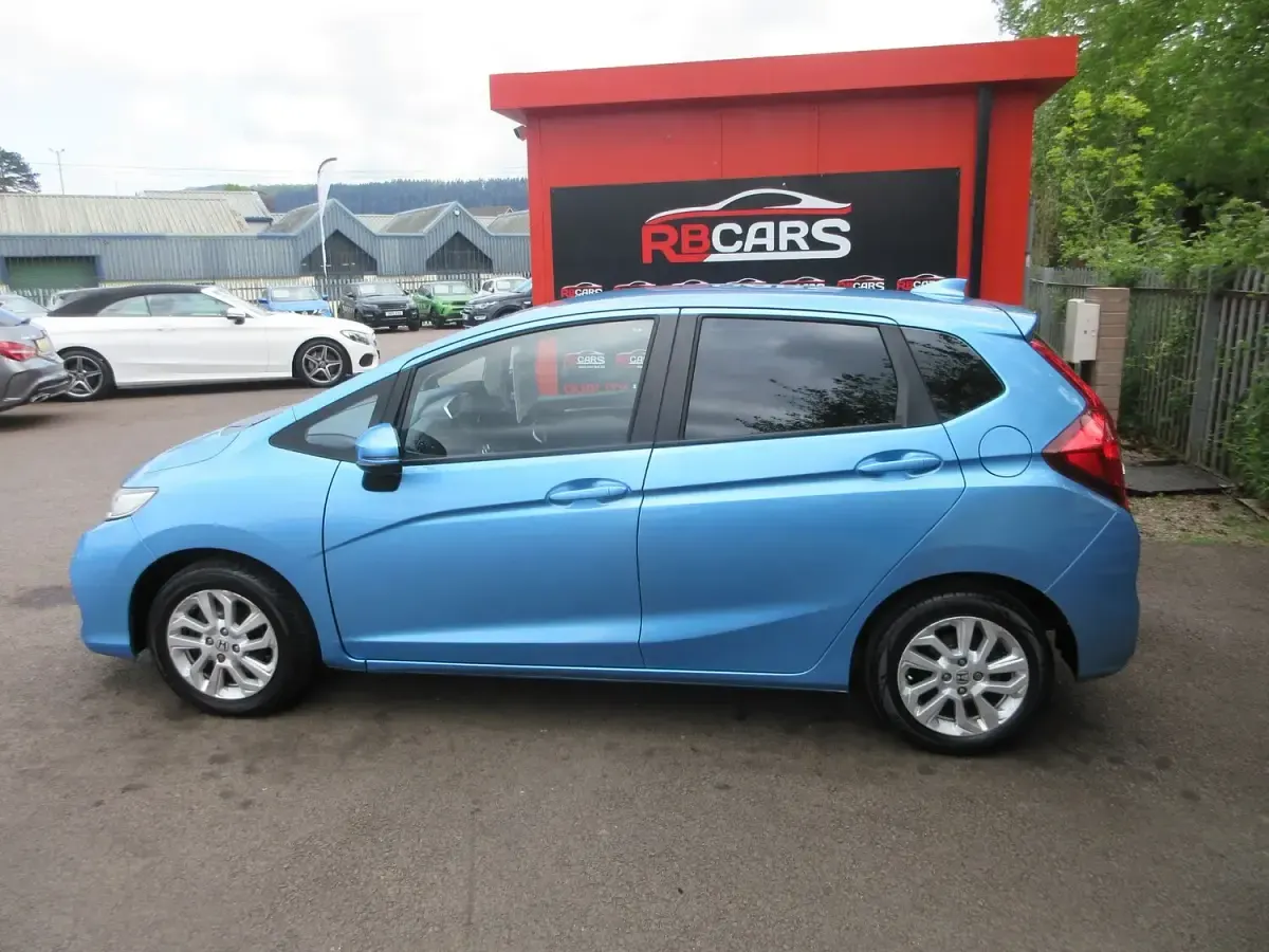 Used Honda Jazz SE 102 HP (75 kW) 2018 Blue Hatchback