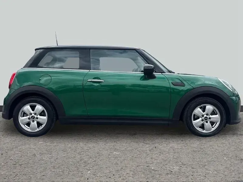 Used Mini Cooper Classic 134 HP (98 kW) 2023 Green Hatchback