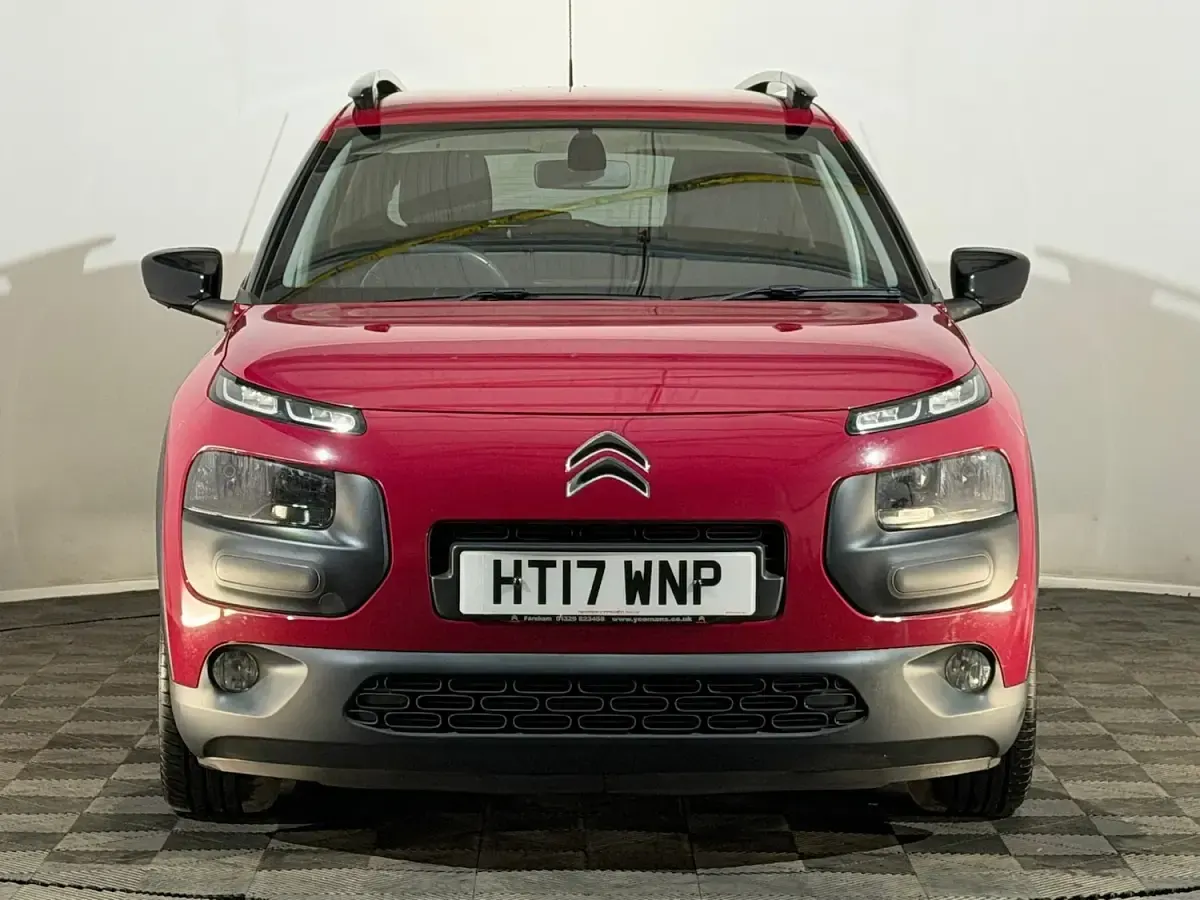 Used Citroën C4 Cactus Flair 110 HP (80 kW) 2017 Red Hatchback