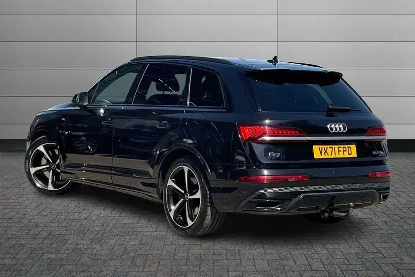Used Audi Q7 Comfort 381 HP (280 kW) 2021 Black SUV