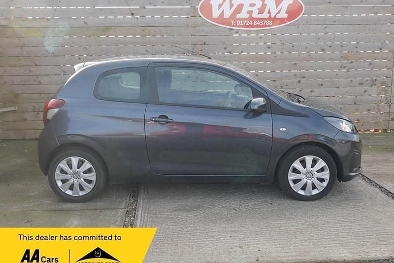 Used Peugeot 108 Active 72 HP (52 kW) 2019 Grey Hatchback