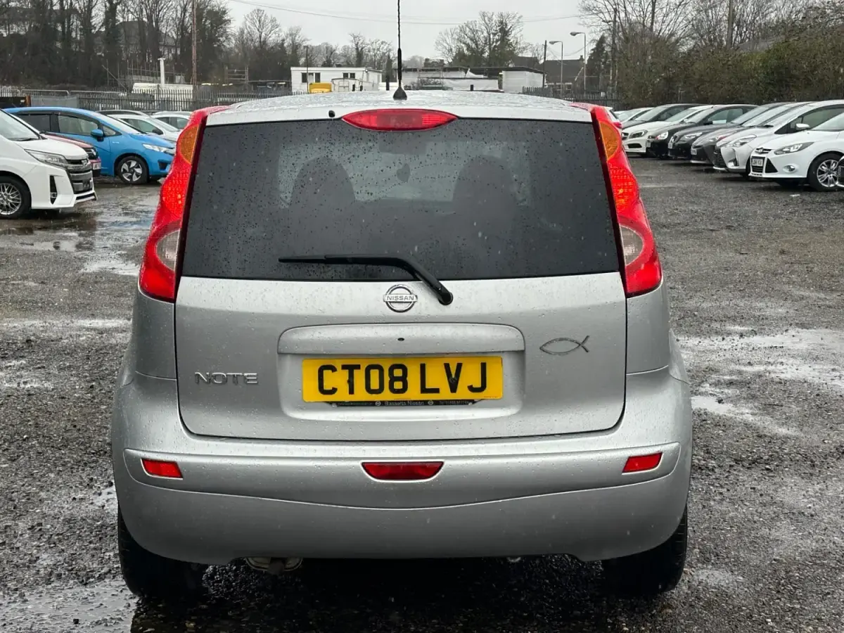 Begagnad Nissan Note Tekna 2021 Silver Halvkombi