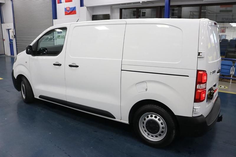 Second-hand Peugeot Expert S 95 CP (69 kW) 2018 Alb Van
