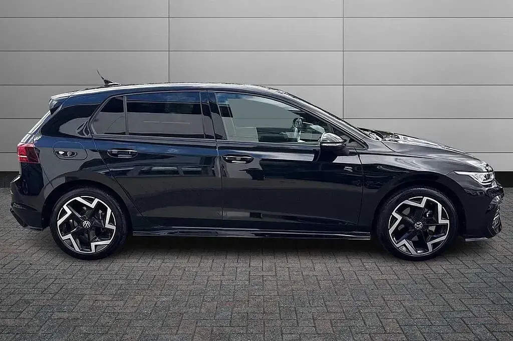 Used VW Golf VIII 150 HP (110 kW) 2025