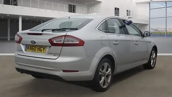 Used Ford Mondeo Titanium 140 HP (102 kW) 2010 Silver Hatchback