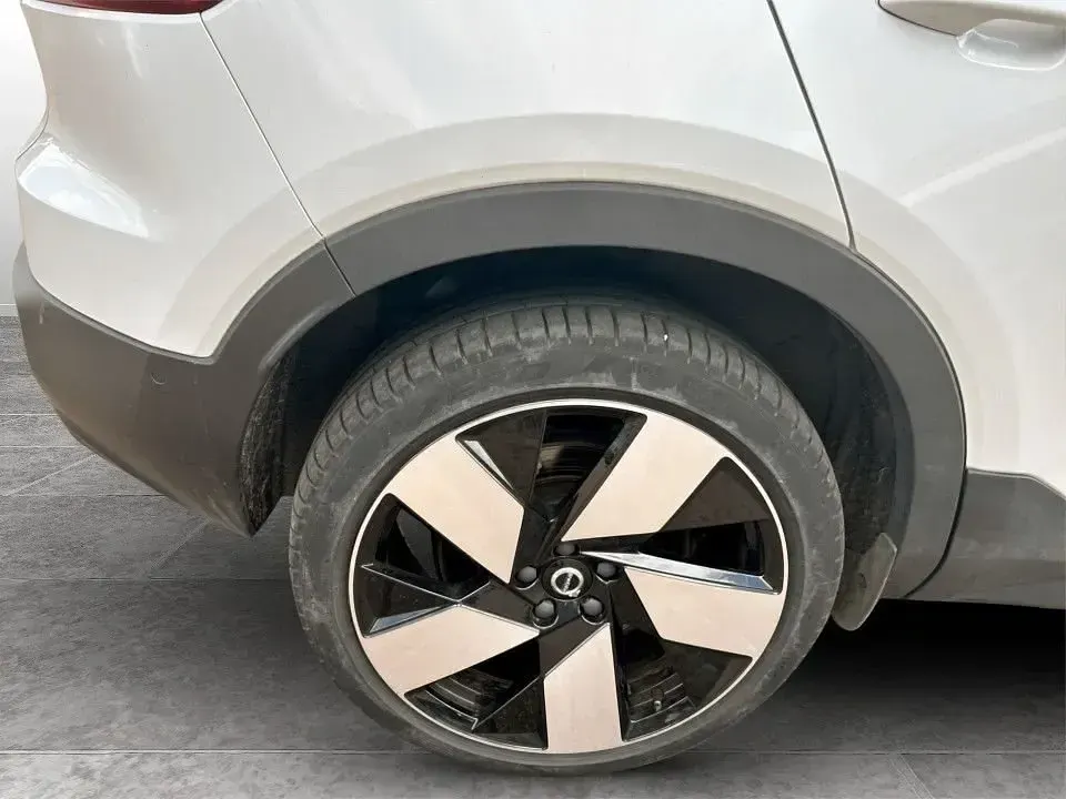 Used Volvo XC40 Ultimate 169 kW (231 HP) 2022 White SUV