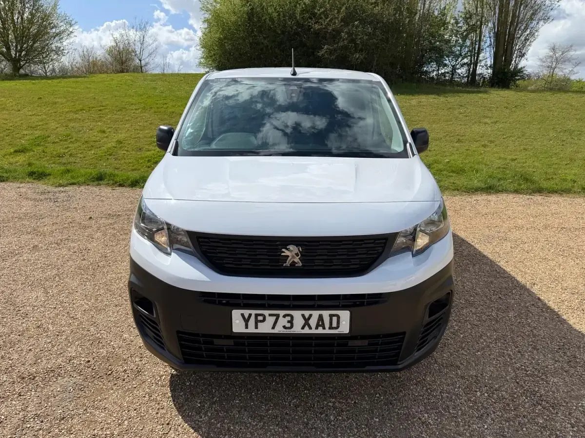 Used Peugeot Partner Premium 131 HP (96 kW) 2023 White MPV