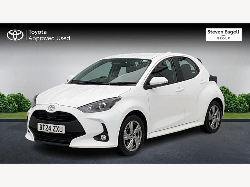 Used Toyota Yaris Hybrid 2024 White Hatchback