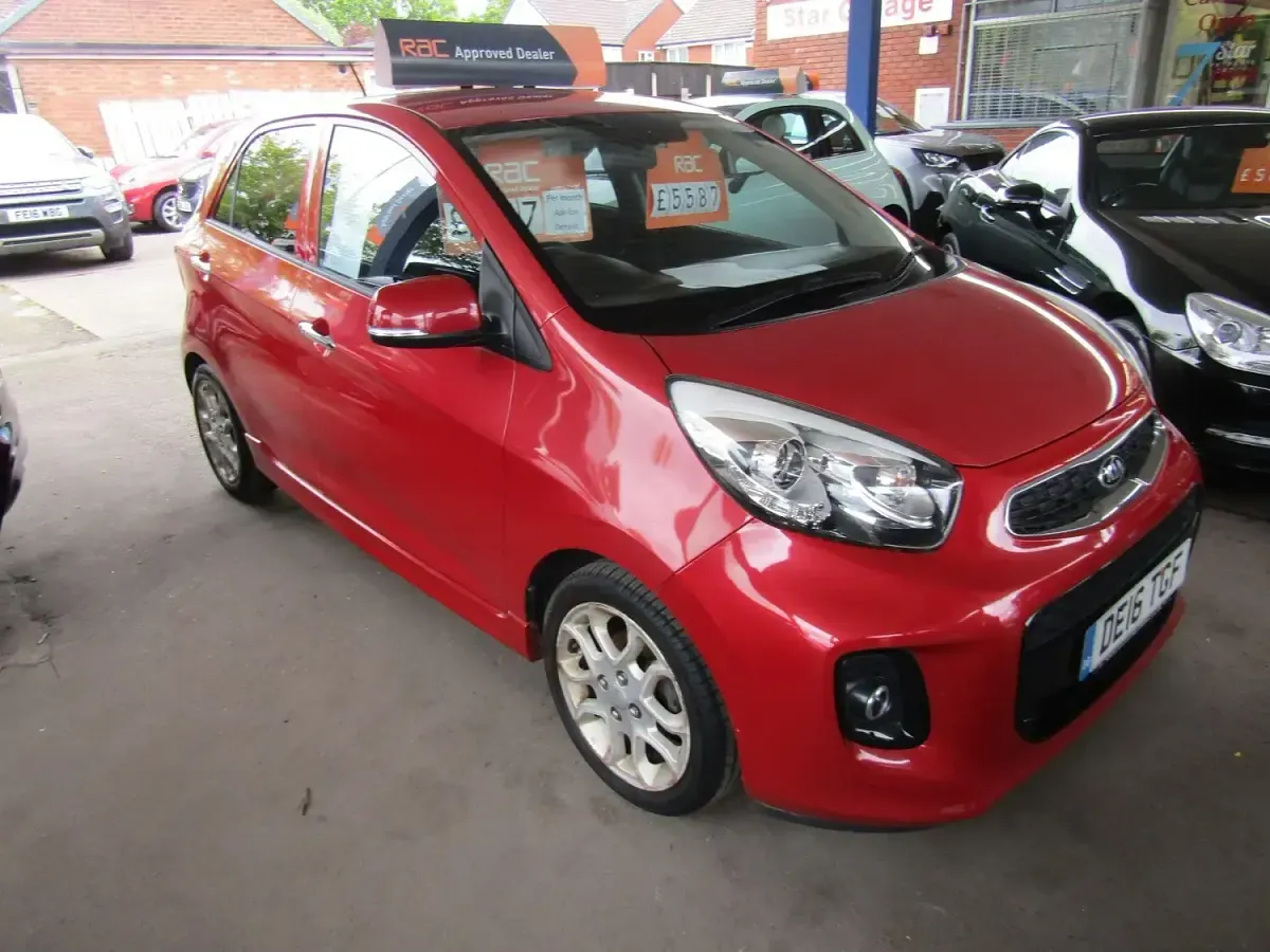 Used Kia Picanto 84 HP (61 kW) 2016 Red Hatchback