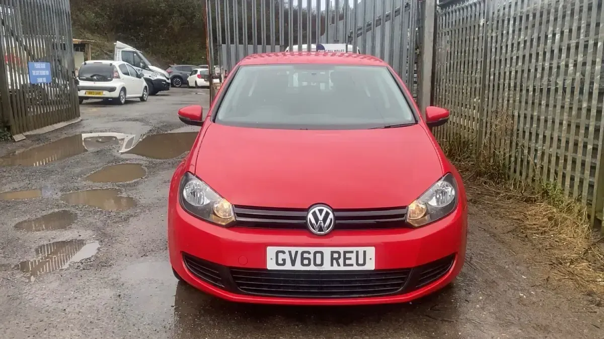 Used VW Golf VI 79 HP (58 kW) 2011 Red Hatchback