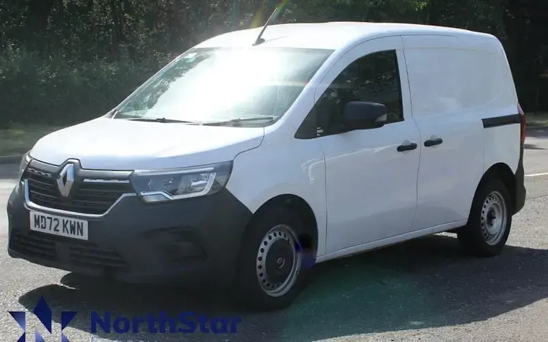 Begagnad Renault Kangoo 95 HK (69 kW) 2023 Minibuss