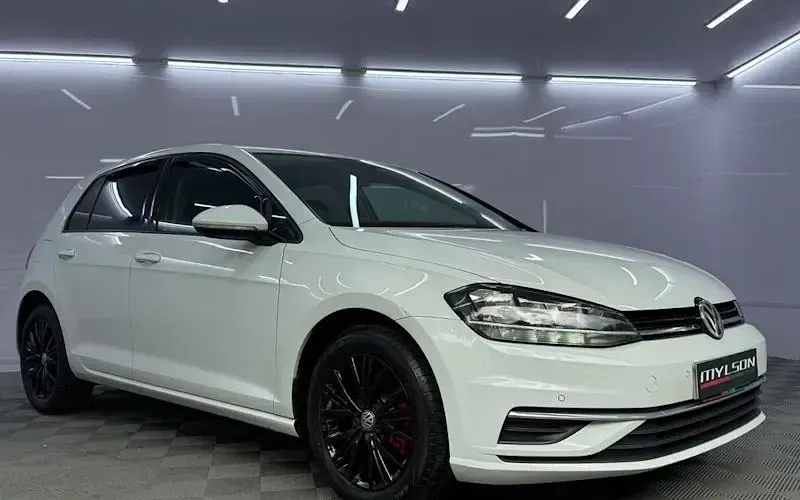Used VW Golf VII SE 125 HP (91 kW) 2018 Hatchback